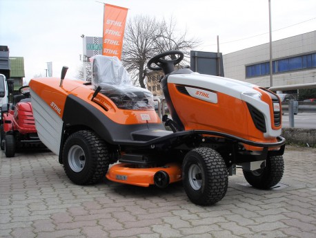 TRATTORINO RASAERBA STIHL RT 5112 Z - BICILINDRICO - NUOVO MODELLO