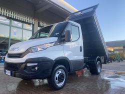 AUTOCARRO USATO IVECO DAILY 35-120 RIBALTABILE TRILATERALE - EURO6 - PARI NUOVO