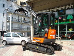 MINIESCAVATORE NUOVO EUROCOMACH ES 35.2 ZT  - GIROSAGOMA CABINA CON PINZA LEGNA - NUOVO USATO PREZZO