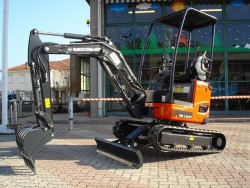 MINIESCAVATORE EUROCOMACH ES 18 ZT GIROSAGOMA - CARRO ALLARGABILE - NUOVO MODELLO - VIDEO