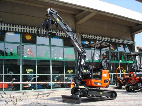  MINIESCAVATORE EUROCOMACH ES 18 ZT GIROSAGOMA - CON PINZA LEGNA - CARRO ALLARGABILE - NUOVO MODELLO